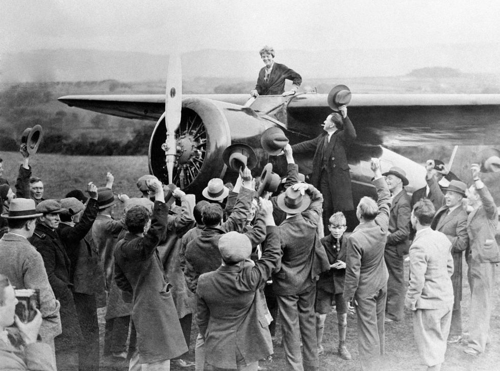 Earhart landde op 20 mei 1932 in de buurt van het NoordIerse Londonderry en was daarmee de eerste vrouw die solo over de Atlantische Oceaan vloog