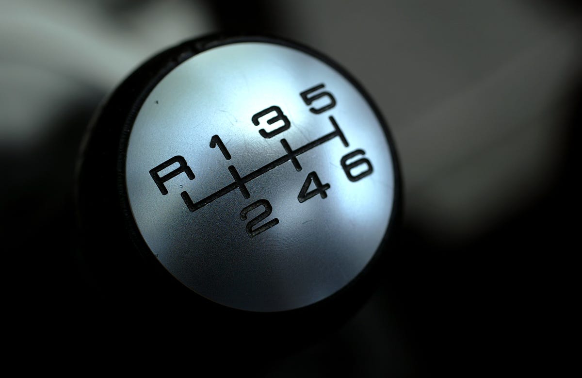 Here's When You Should Shift a Manual Transmission for the Best Fuel ...