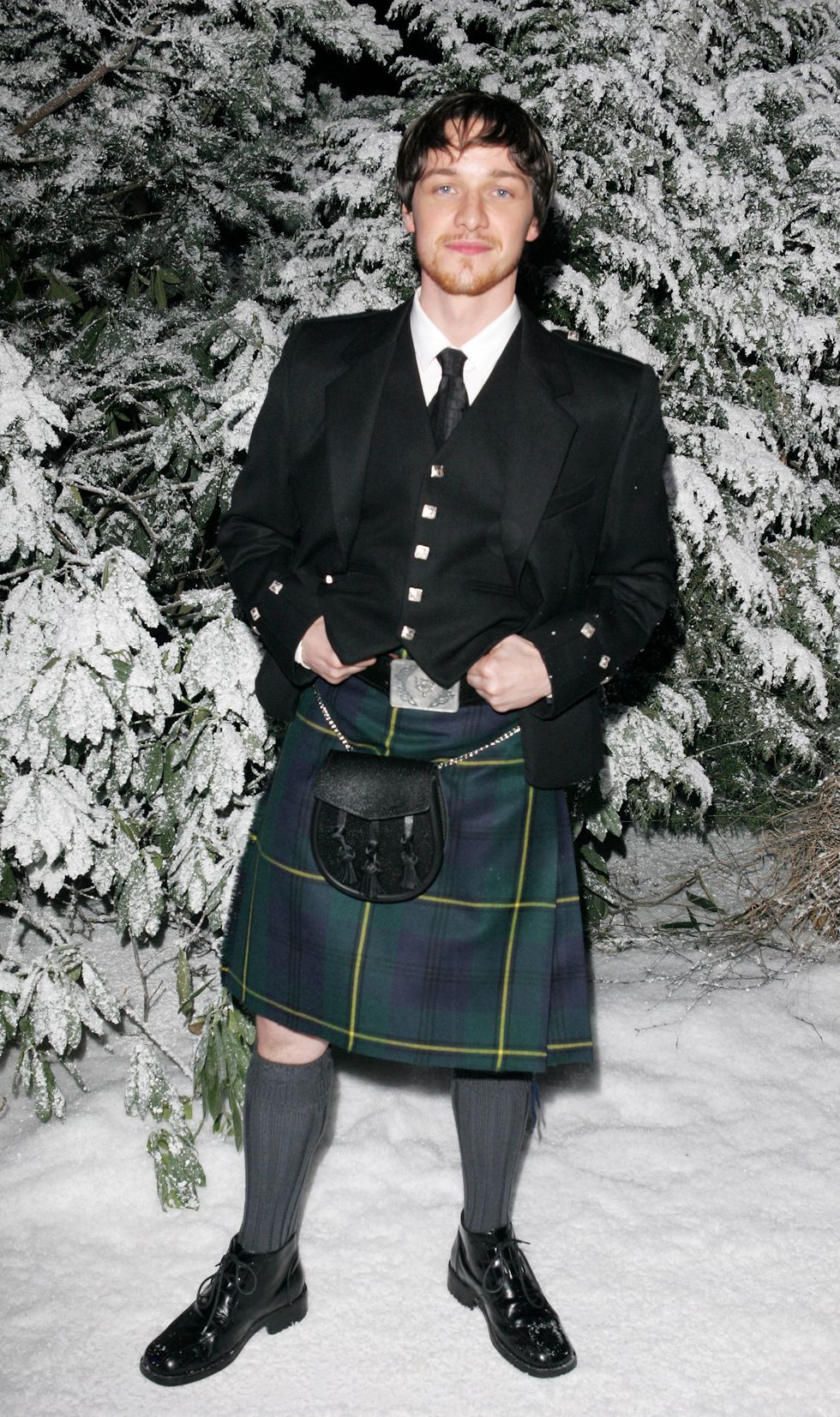 詹姆斯麥艾維出生於蘇格蘭的格拉斯哥，曾多次穿上傳統蘇格蘭裙。