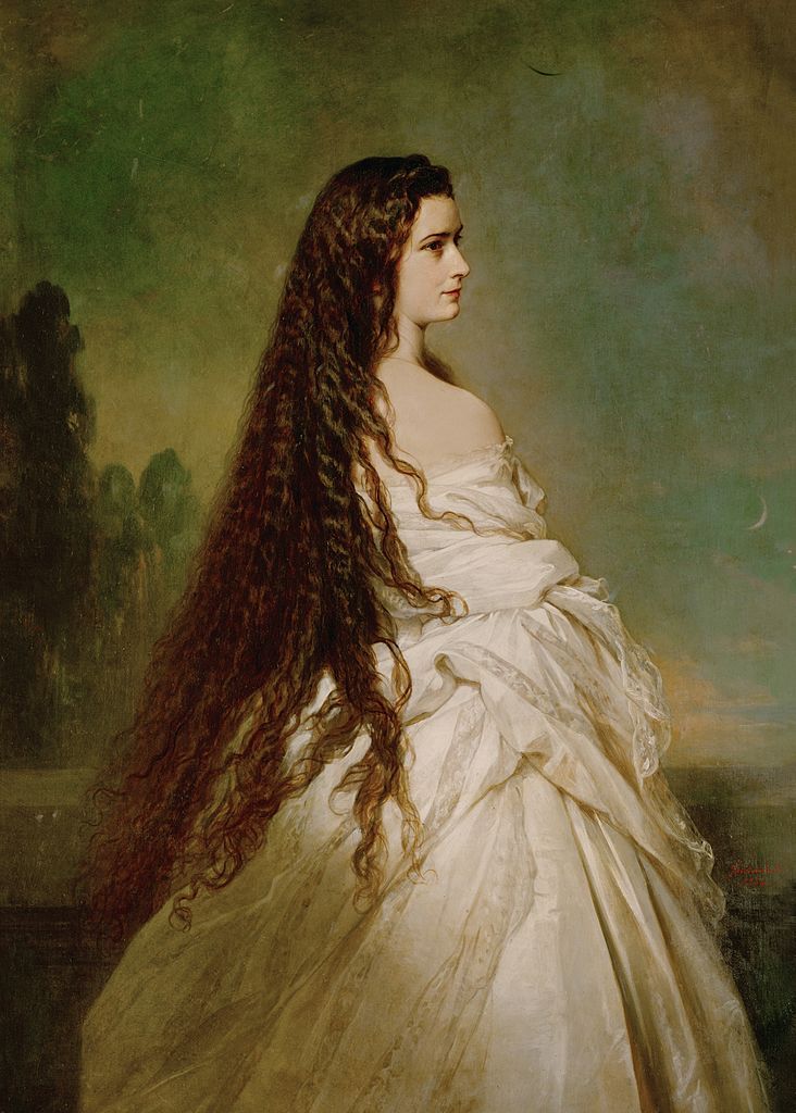 La Principessa Sissi è ancora una beauty icon: tutto su capelli,  acconciature, profumi e segreti di bellezza 