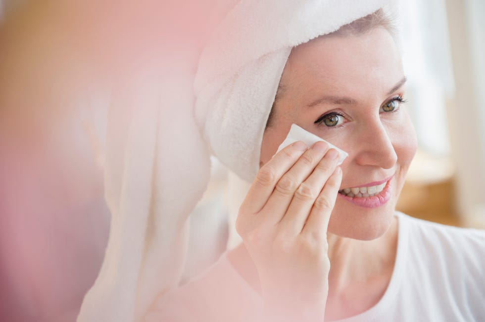 how to remove waterproof mascara