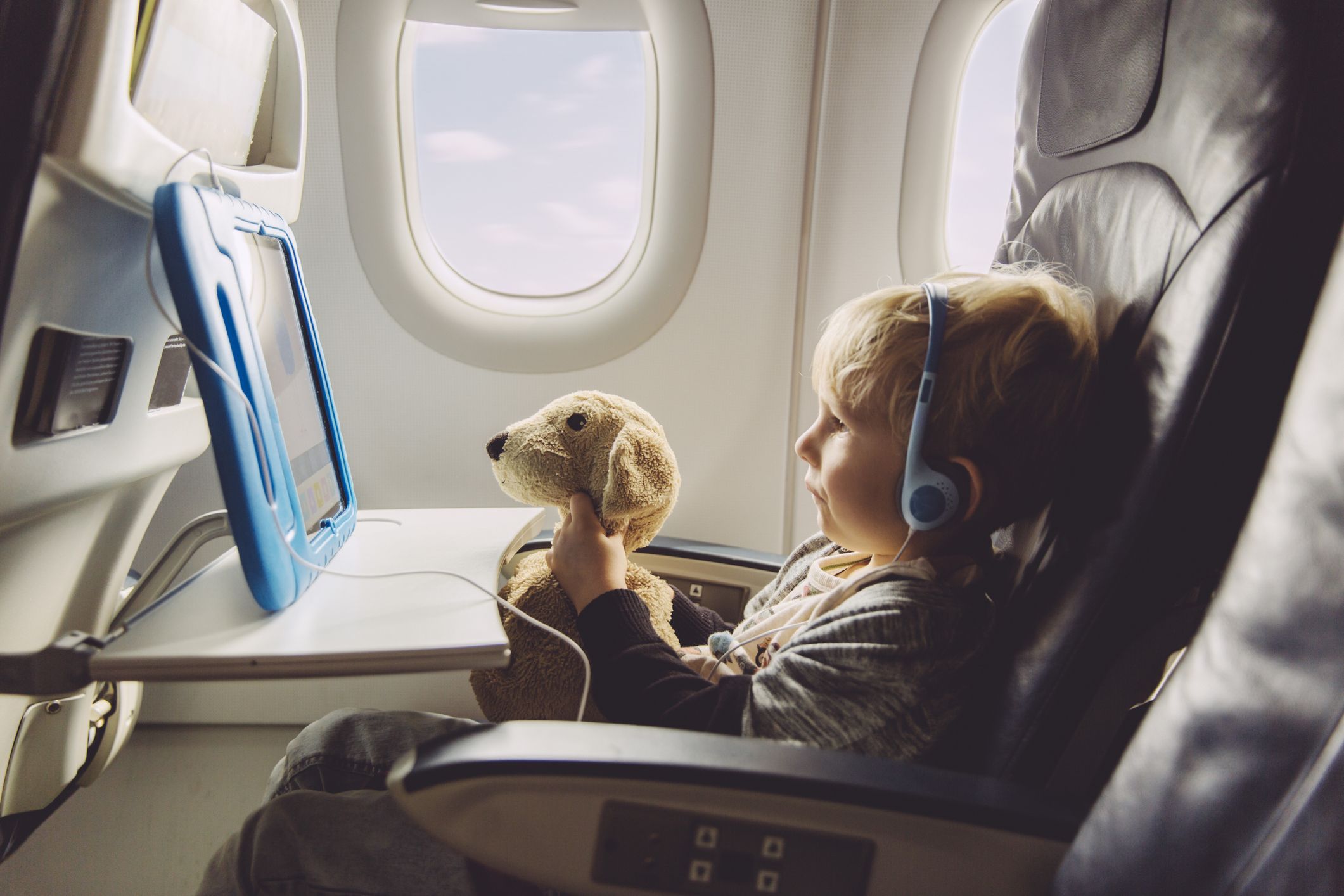 10 Consigli per viaggiare con i bambini in aereo - La bottega delle befane