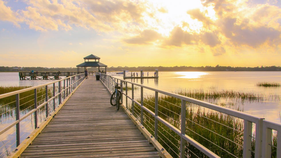 Sky, Boardwalk, Pier, Water, Walkway, Natural landscape, Morning, Sunrise, Sunset, Cloud, 