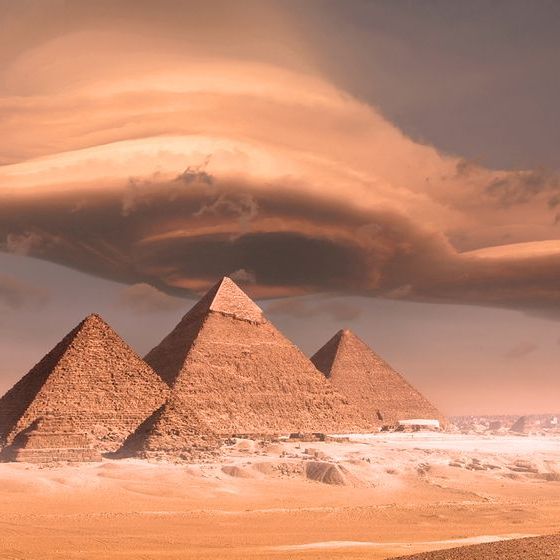 isaac newton believed the pyramids revealed the timing of the apocalypse