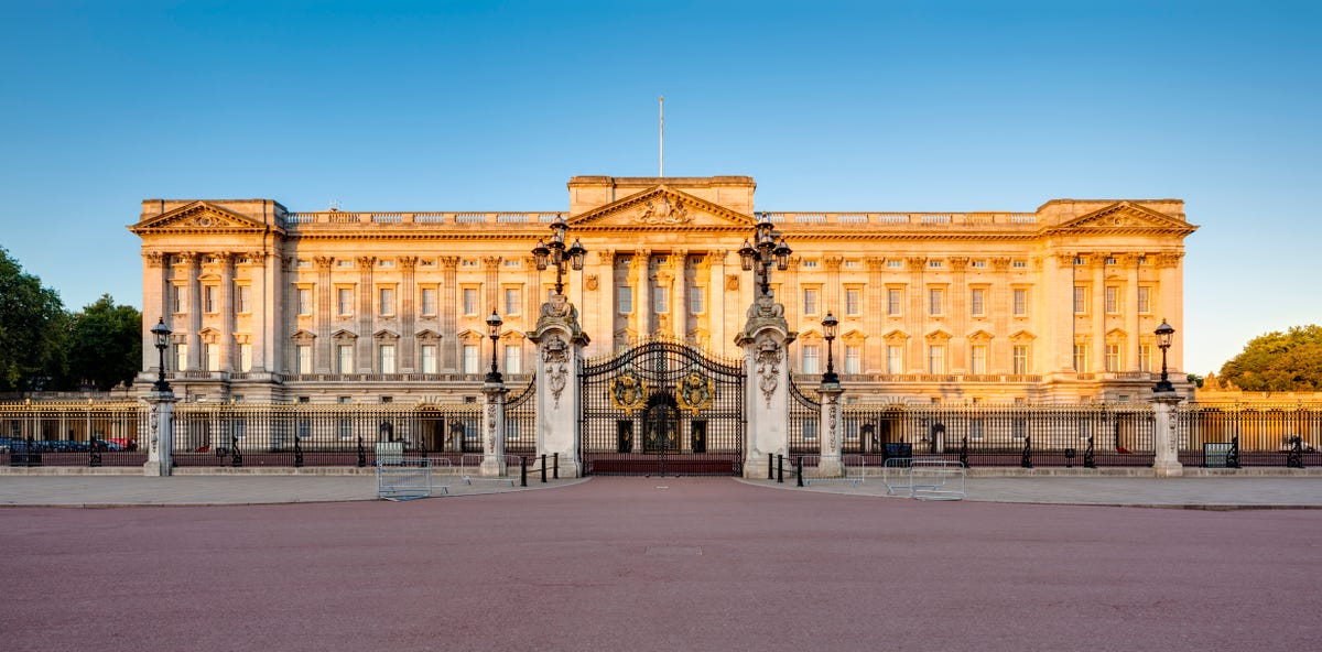 Why President Donald Trump Isn't Staying at Buckingham Palace During ...