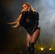 2016 MTV Video Music Awards - Show & Audience performs onstage during the 2016 mtv video music awards at madison square garden on august 28, 2016 in new york city