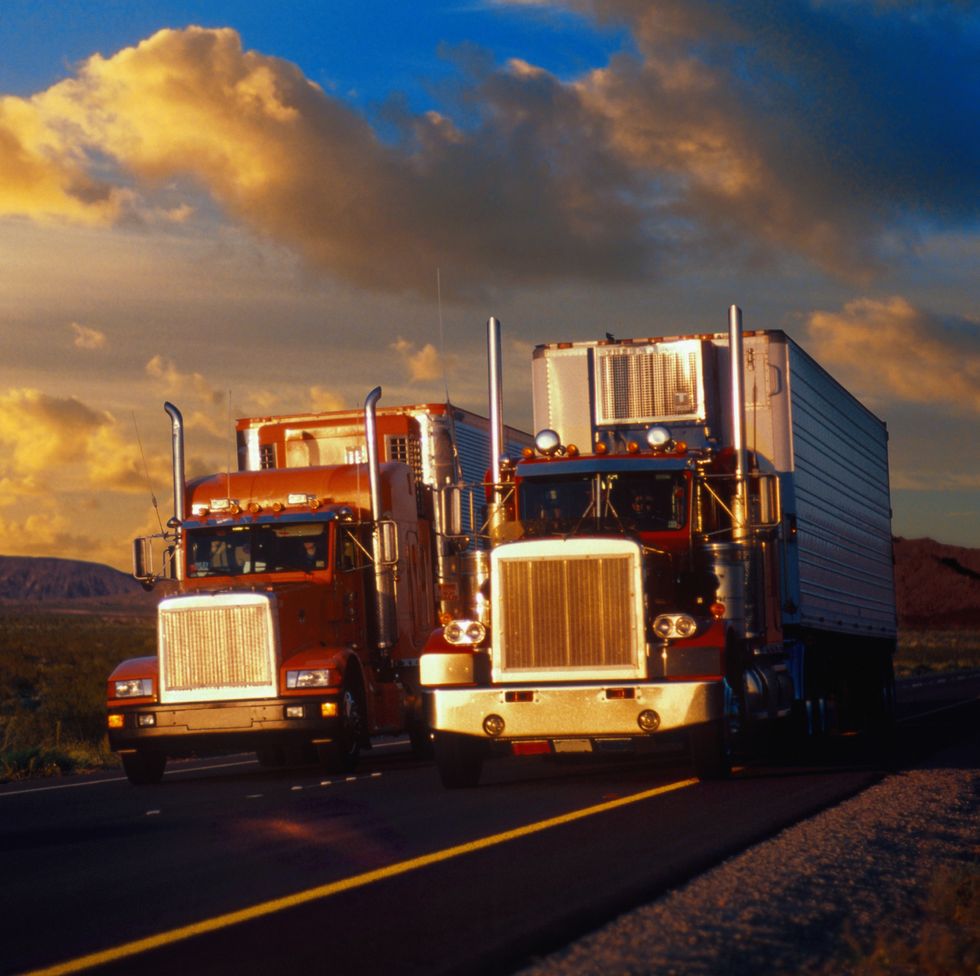 Transport, Sky, Mode of transport, Truck, Cloud, Freight transport, Vehicle, Road, Asphalt, Infrastructure, 