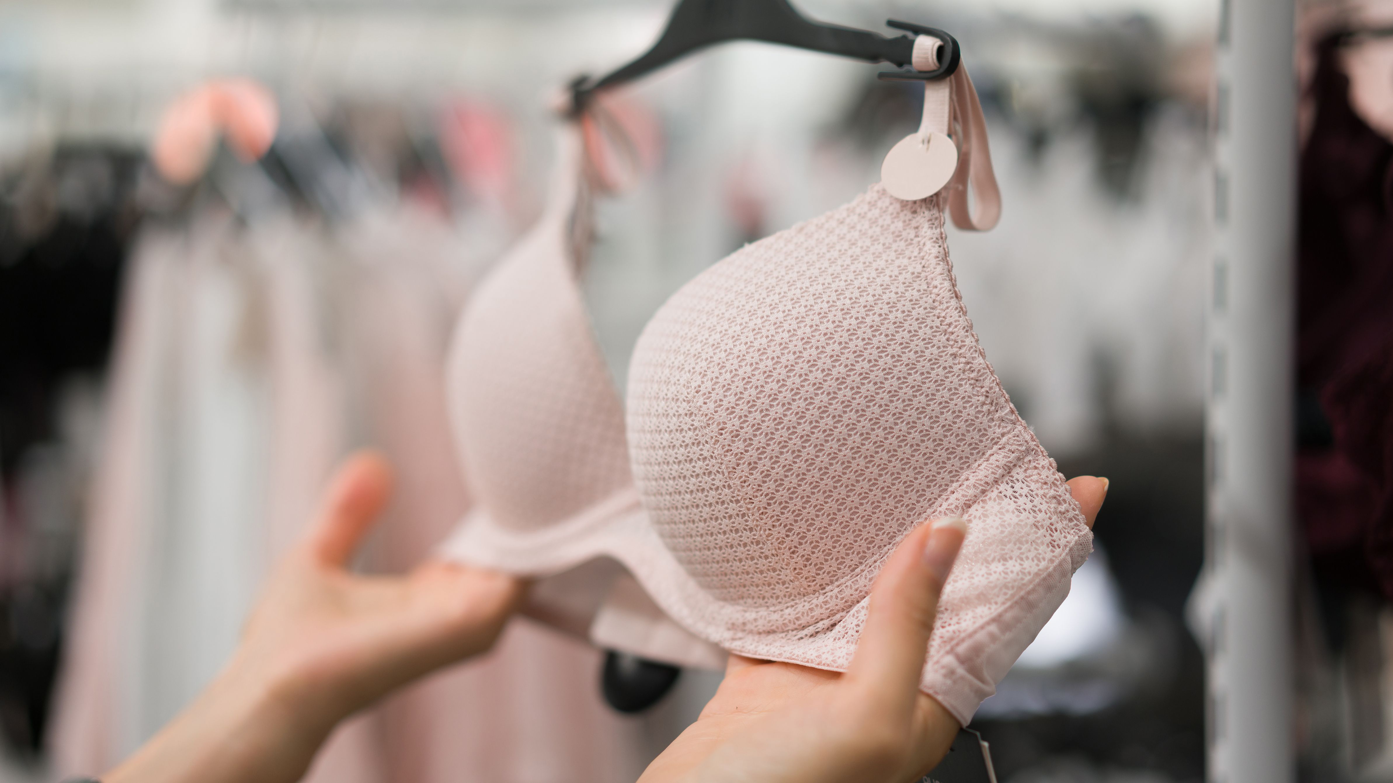 The Reason Why Women Should Stop Wearing Bras