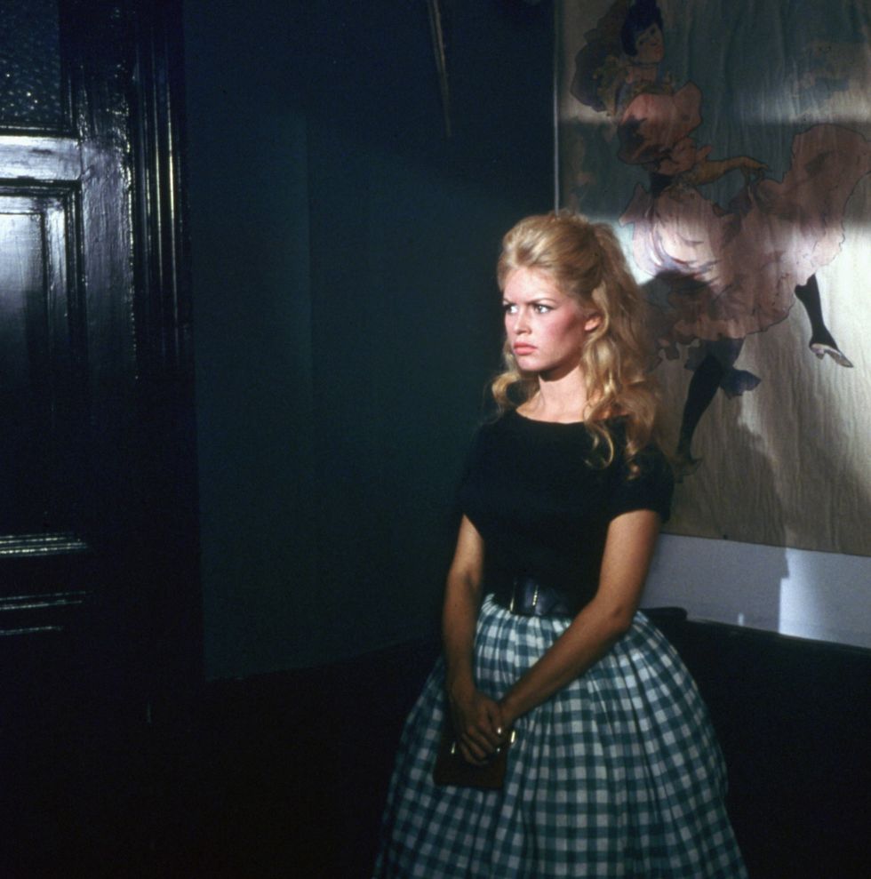 Brigitte Bardot con falda de vuelo y cuadros vichy