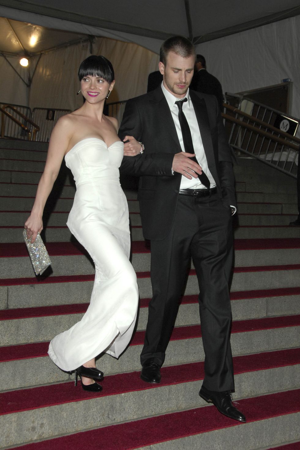 new york city, ny   may 7 christina ricci and chris evans attend the costume institute gala in honor of poiret king of fashion at the metropolitan museum of art on may 7, 2007 in new york city photo by chance yehpatrick mcmullan via getty images