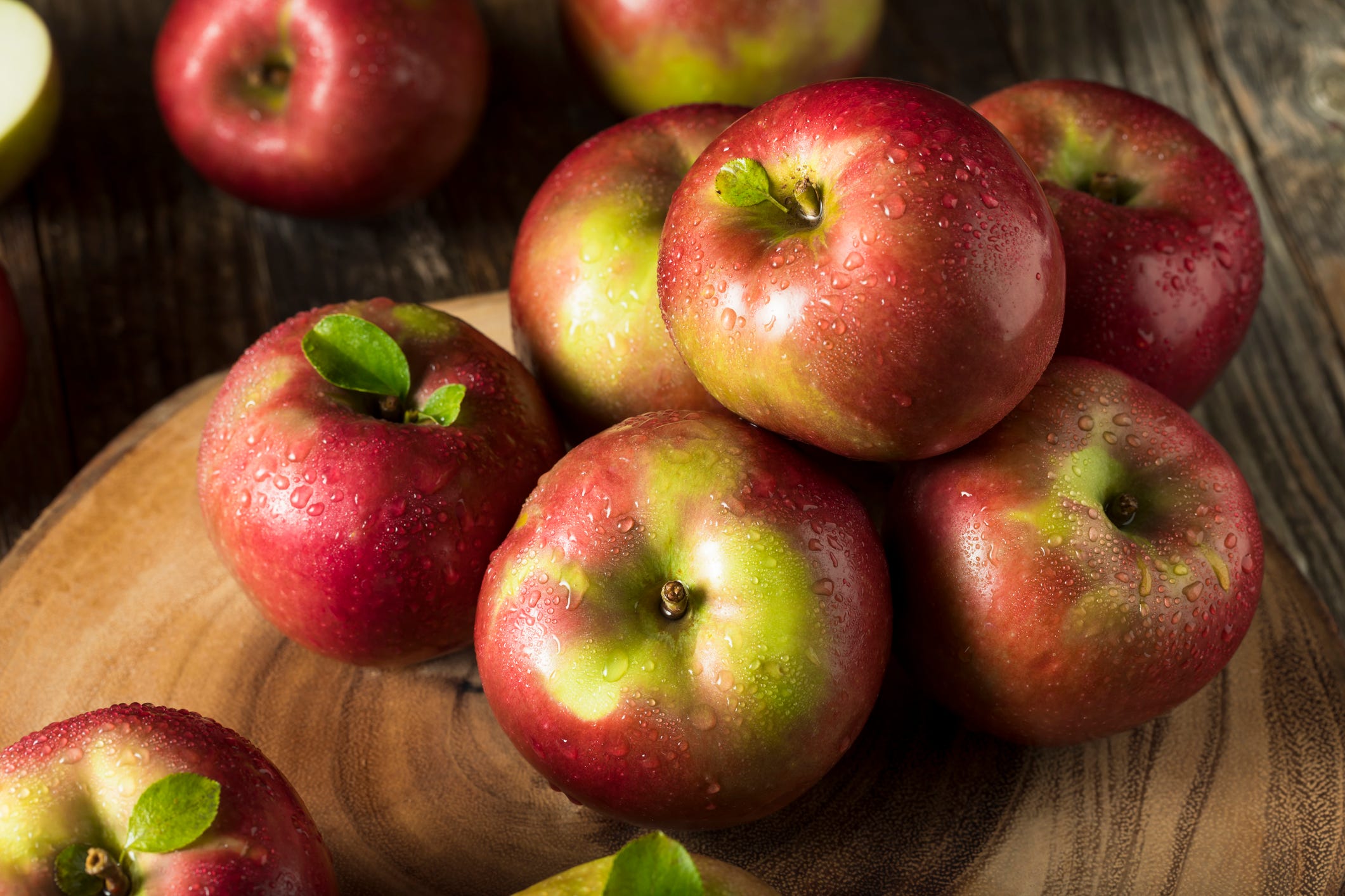 7 of the Best Apple Types - Sweet, Popular Apples