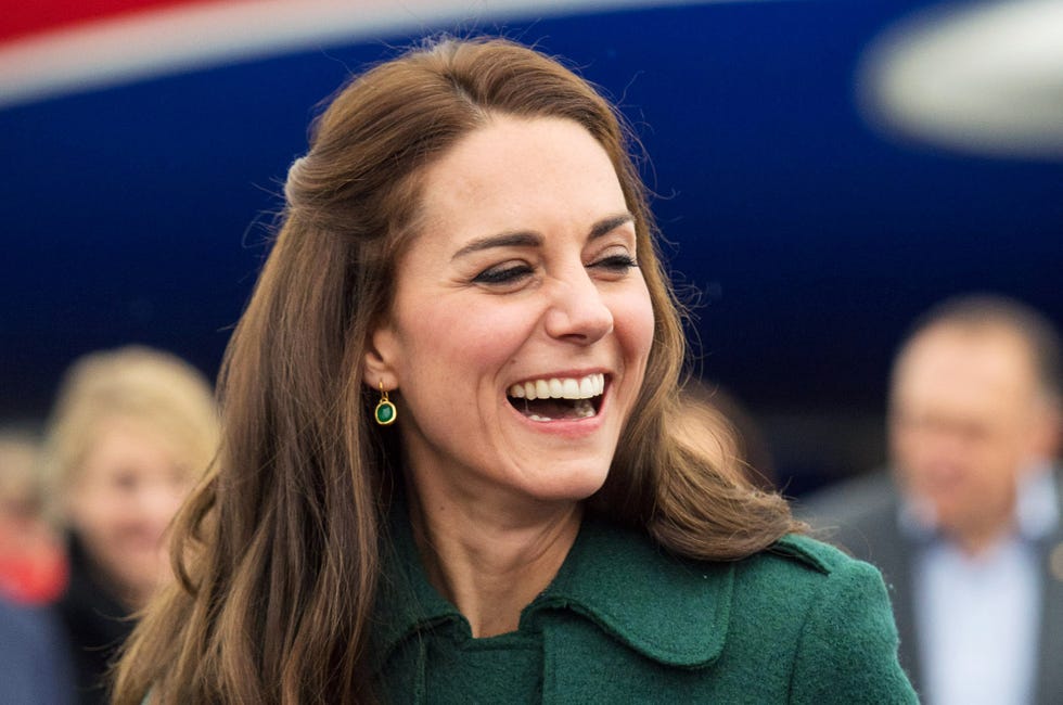 whitehorse, canada september 27: catherine, duchess of cambridge arrives at whitehorse airport on september 27, 2016 in whitehorse, canada. prince william, duke of cambridge, catherine, duchess of cambridge, prince george and princess charlotte are visiting canada as part of an eight day visit to the country taking in areas such as bella bella, whitehorse and kelowna. (photo by dominic lipinski wpa pool/getty images)