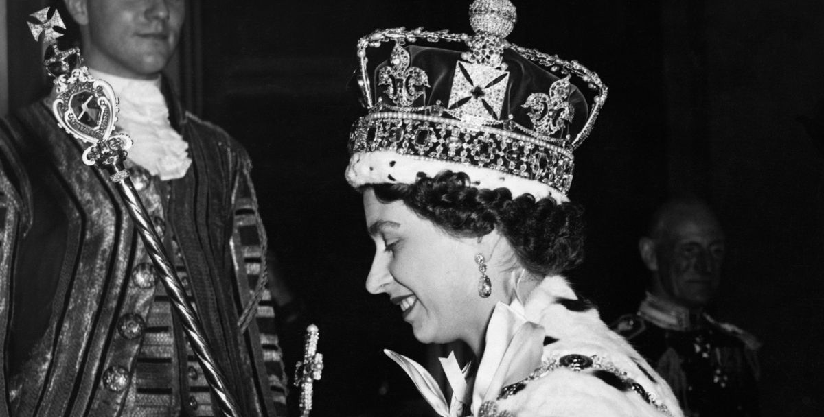 Умер британский король. Коронация Елизаветы второй. Корона Елизаветы. Коронация Елизаветы 2 поцелуй Филиппа.