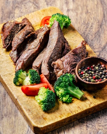 Dish, Food, Cuisine, Flat iron steak, Ingredient, Broccoli, Meat, Steak, Brisket, Carne asada, 