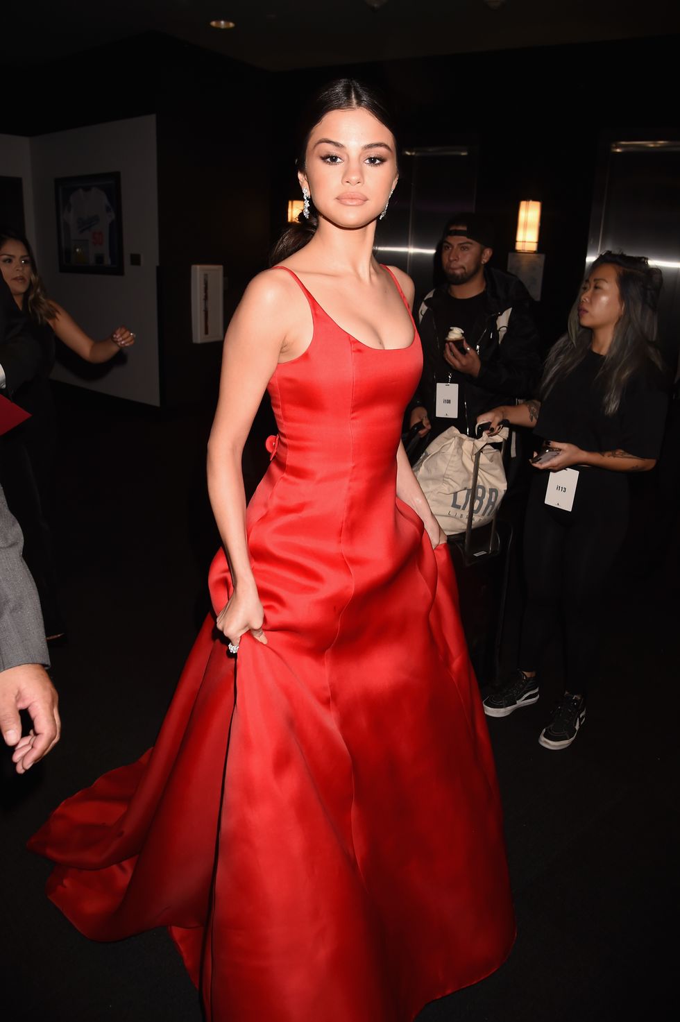 Selena Gomez Wears Red Prada Dress at the 2016 AMA Awards - Selena Gomez  Walks Red Carpet at American Music Awards