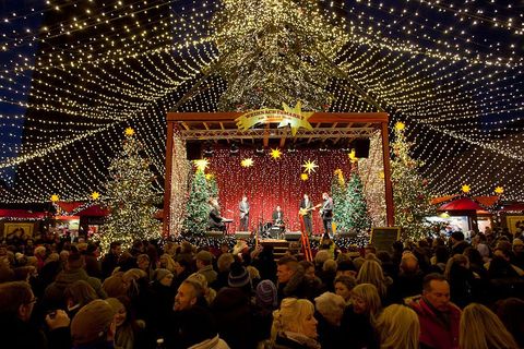 Crowd, Lighting, Event, Sky, Christmas lights, Tree, Stage, Christmas decoration, Christmas, Fun, 