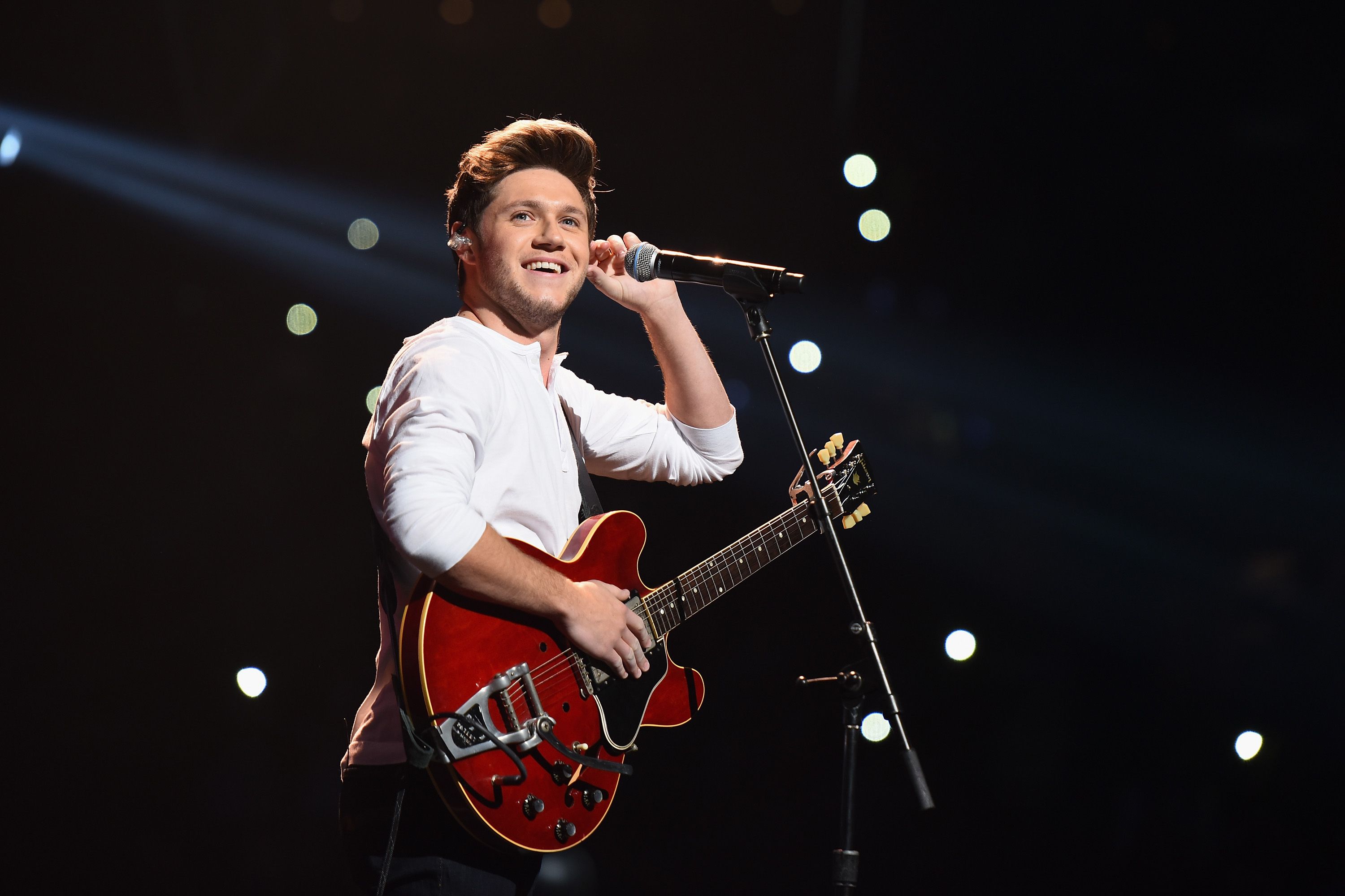 Niall Horan Singing a One Direction Song With Fans on His Solo Tour Will Actually Make You Weep