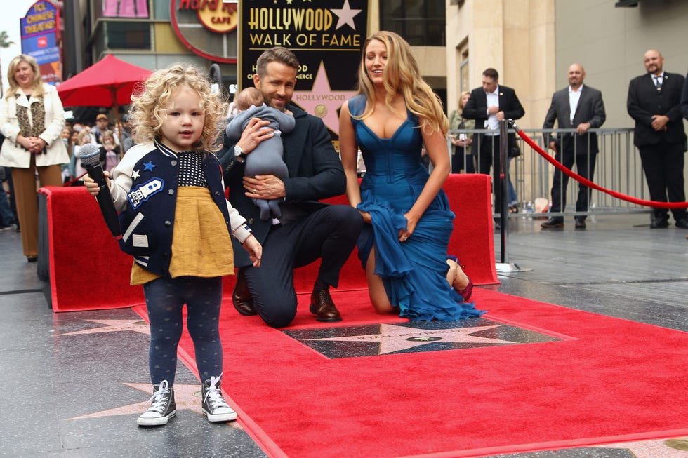 Red carpet, Carpet, Red, Event, Premiere, Flooring, Fashion, Dress, Performance, Street performance, 