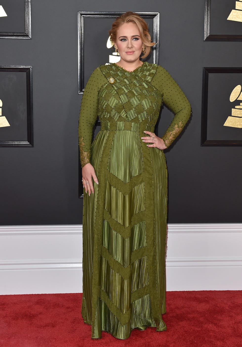 7 of Adele's most iconic outfits