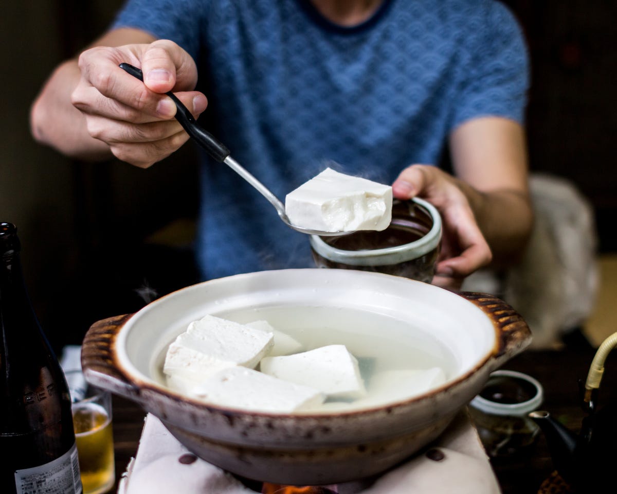 New study says that it's safe to skip the spoon and let babies feed  themselves - Harvard Health