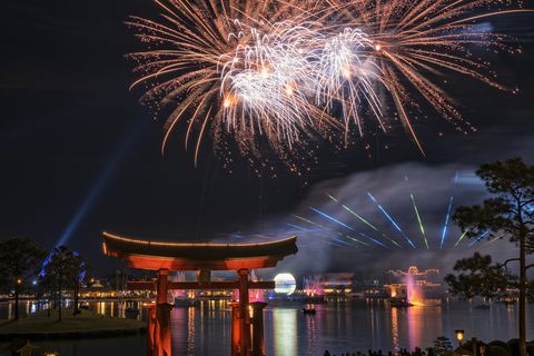 Fireworks, Night, Sky, Landmark, New Years Day, Midnight, Event, Fête, Lighting, Holiday, 