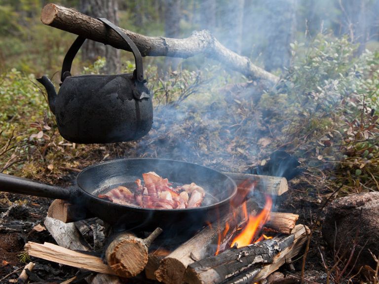 The Do's and Don'ts of Open Fire Cooking - Camping Cooking