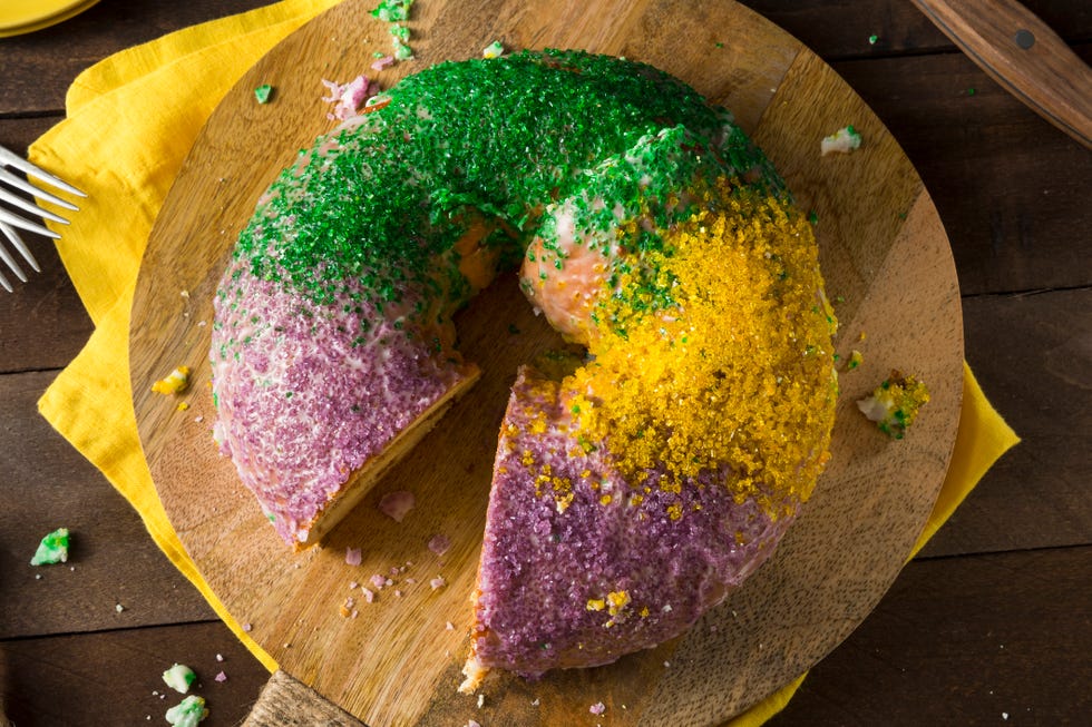 Food, King cake, Dish, Cuisine, Ciambella, Ingredient, Dessert, Sweetness, Baked goods, 