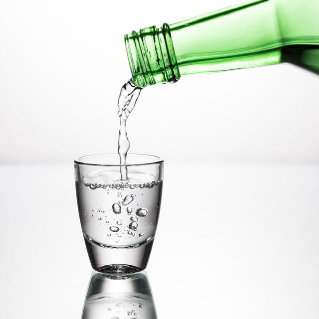 Water, Drink, Glass, Highball glass, Tumbler, Barware, Liquid, Distilled beverage, Pint glass, Liqueur, 