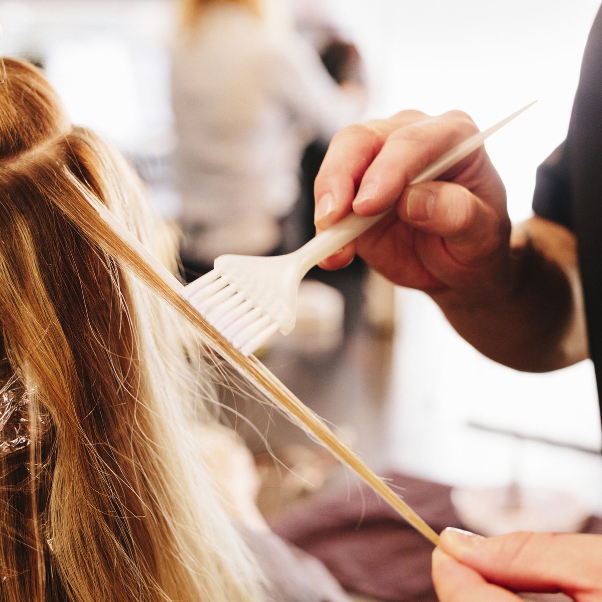 Say Goodbye To Faded Towels: How Bleach Resistant Towels Can Save Your Hair  Salon Money