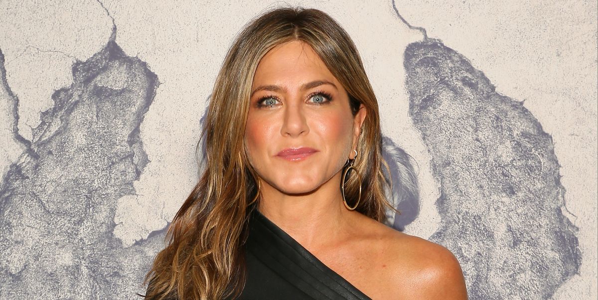 Jennifer Aniston, 53, Opens Up About Aging and Going Gray: ‘We Can Still Thrive’