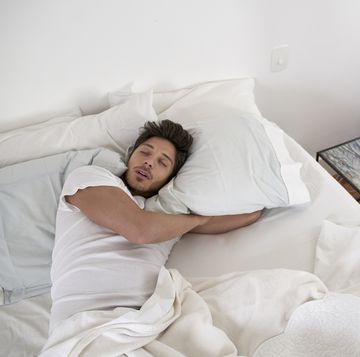 cómo afecta a tu salud la posición en la que duermes