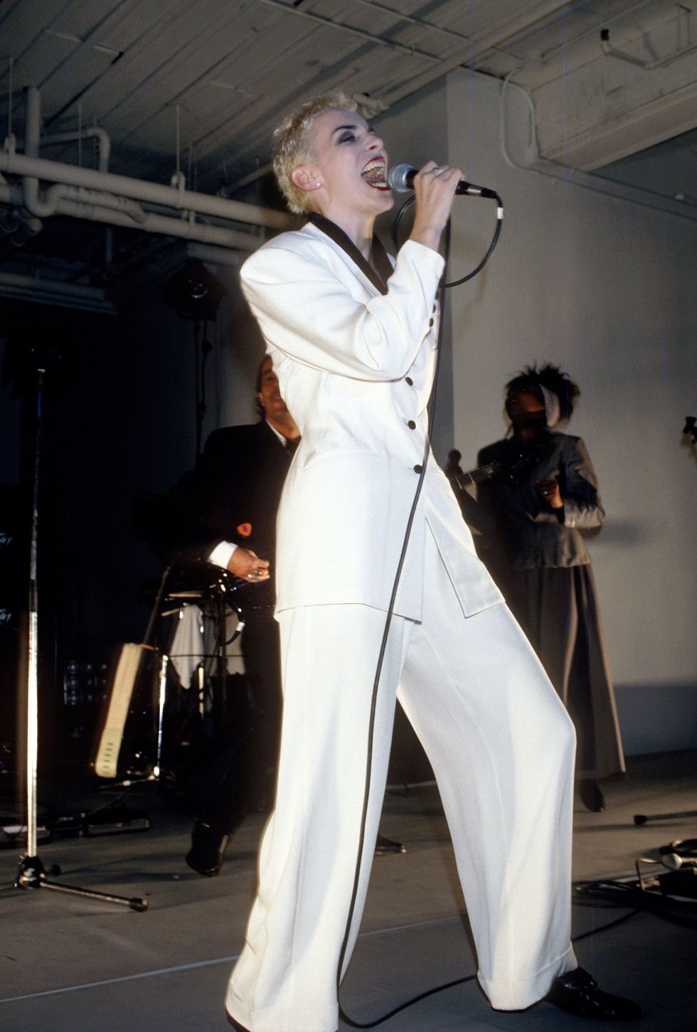 new york, ny   circa 1989 annie lennox performing in concert circa 1989 in new york city photo by pl gouldimagesgetty images