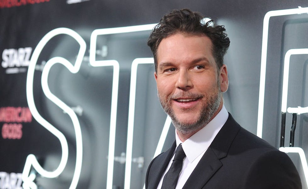 Forehead, White-collar worker, Suit, Premiere, Facial hair, Businessperson, Smile, Fictional character, 