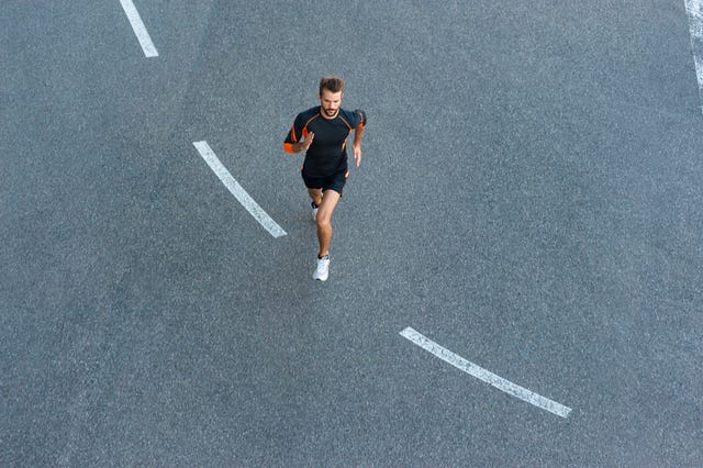 corsa su strada