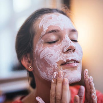 Cómo las mascarillas caseras pueden cuidar la piel de tu rostro