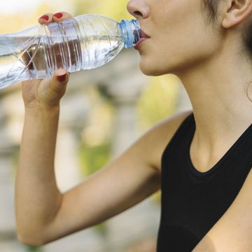 Los numerosos beneficios de beber agua en tu dieta