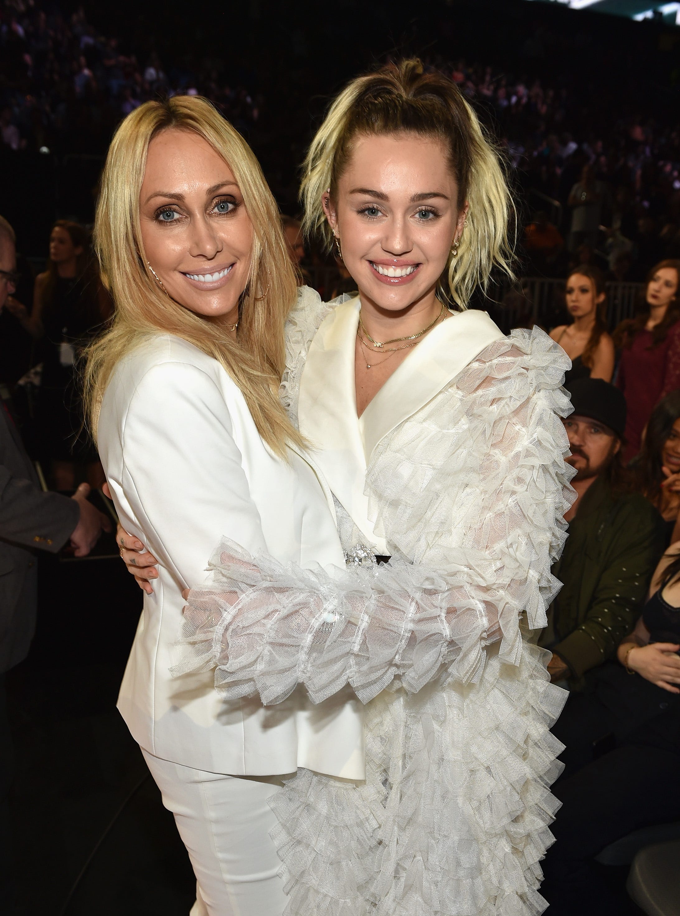 Miley Cyrus' Mom Tish Cyrus Marries ‘Prison Break' Actor, 53% OFF