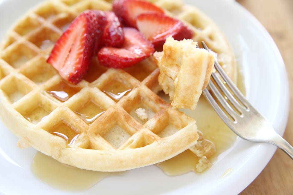 Food, Cuisine, Yellow, Dishware, Dish, Belgian waffle, Tableware, Photograph, White, Dessert, 