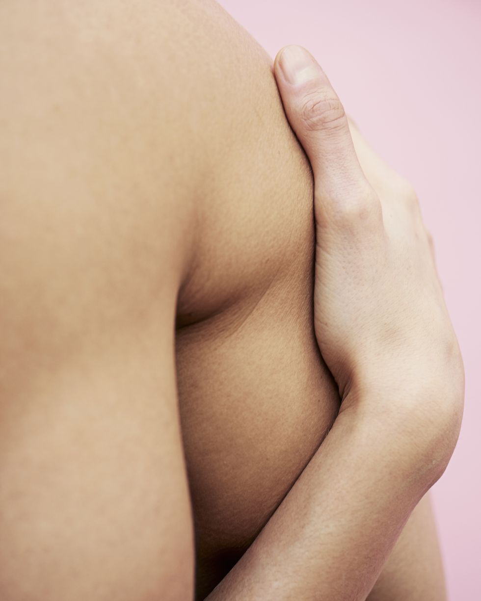 Skin, Shoulder, Arm, Joint, Muscle, Close-up, Hand, Flesh, Abdomen, Elbow, 