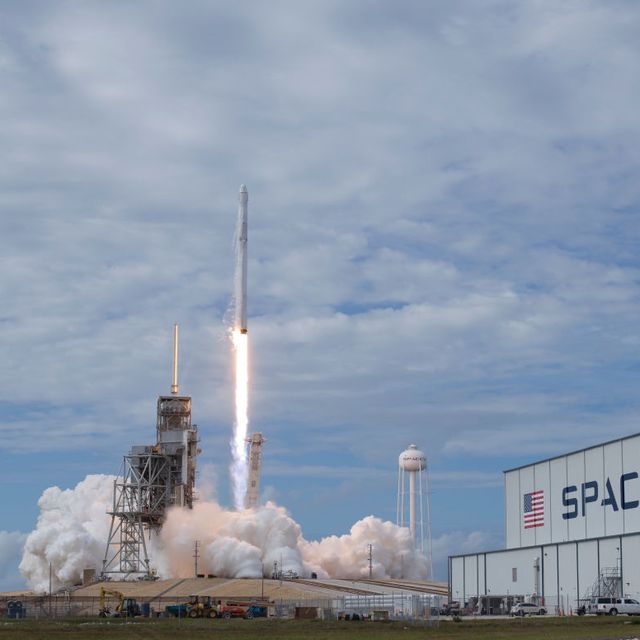 spacex rocket unmanned launch