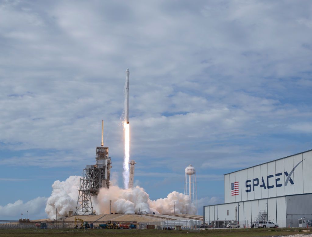 spacex rocket unmanned launch