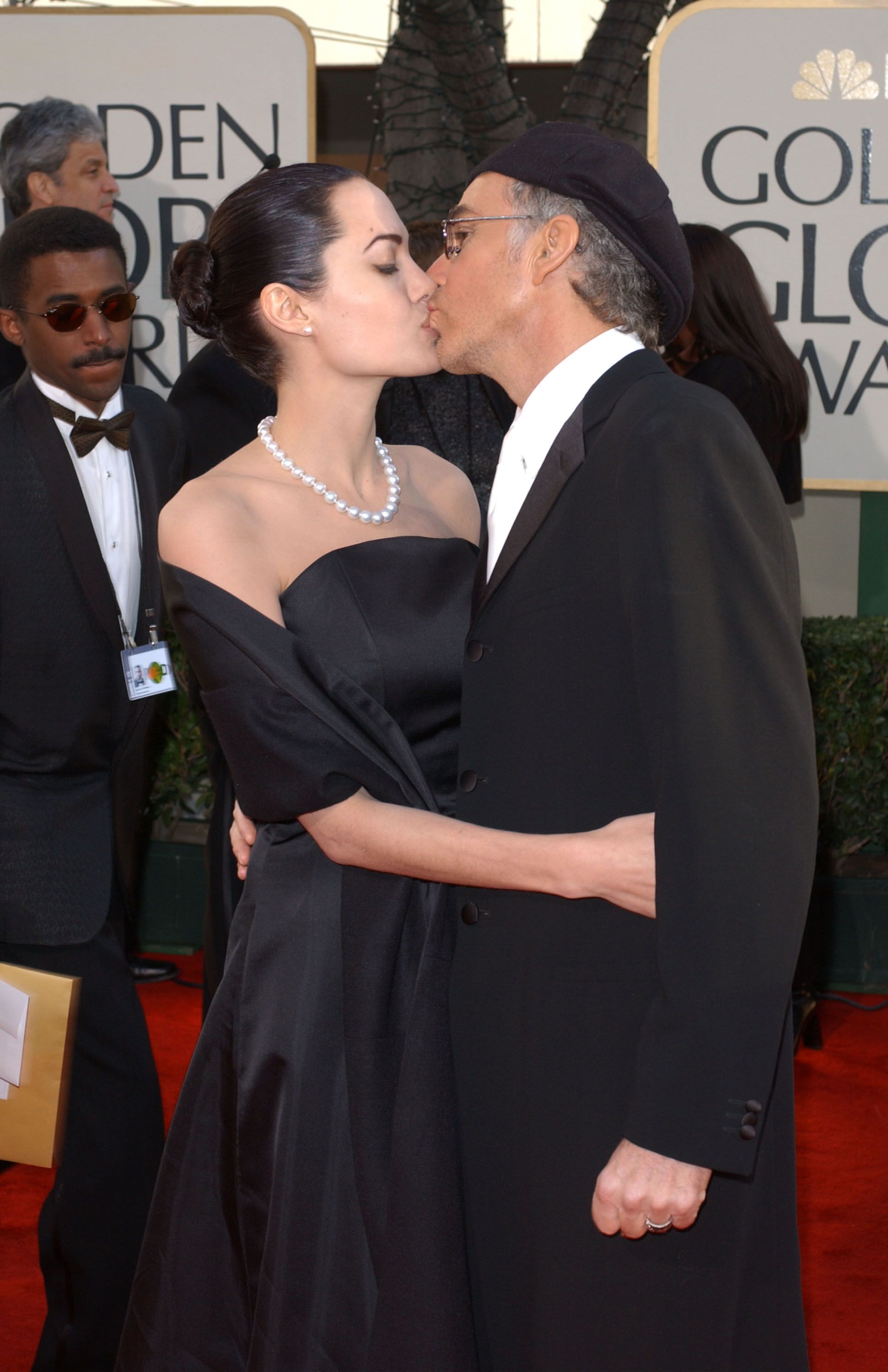 Celebrity PDA on the Red Carpet — Celeb Couple PDA
