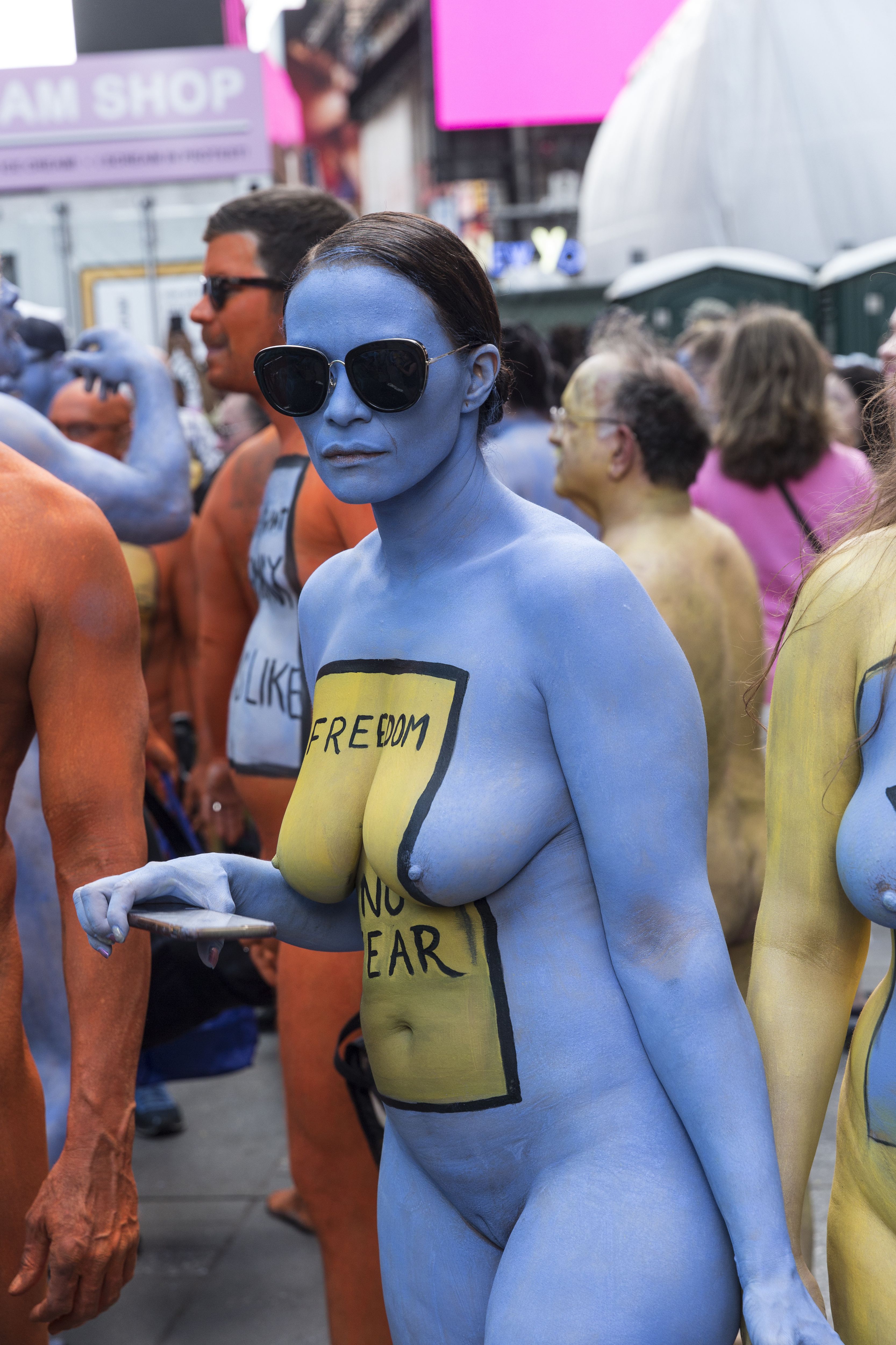 Stunning: Hundreds Go Naked in Times Square for Body Positivity