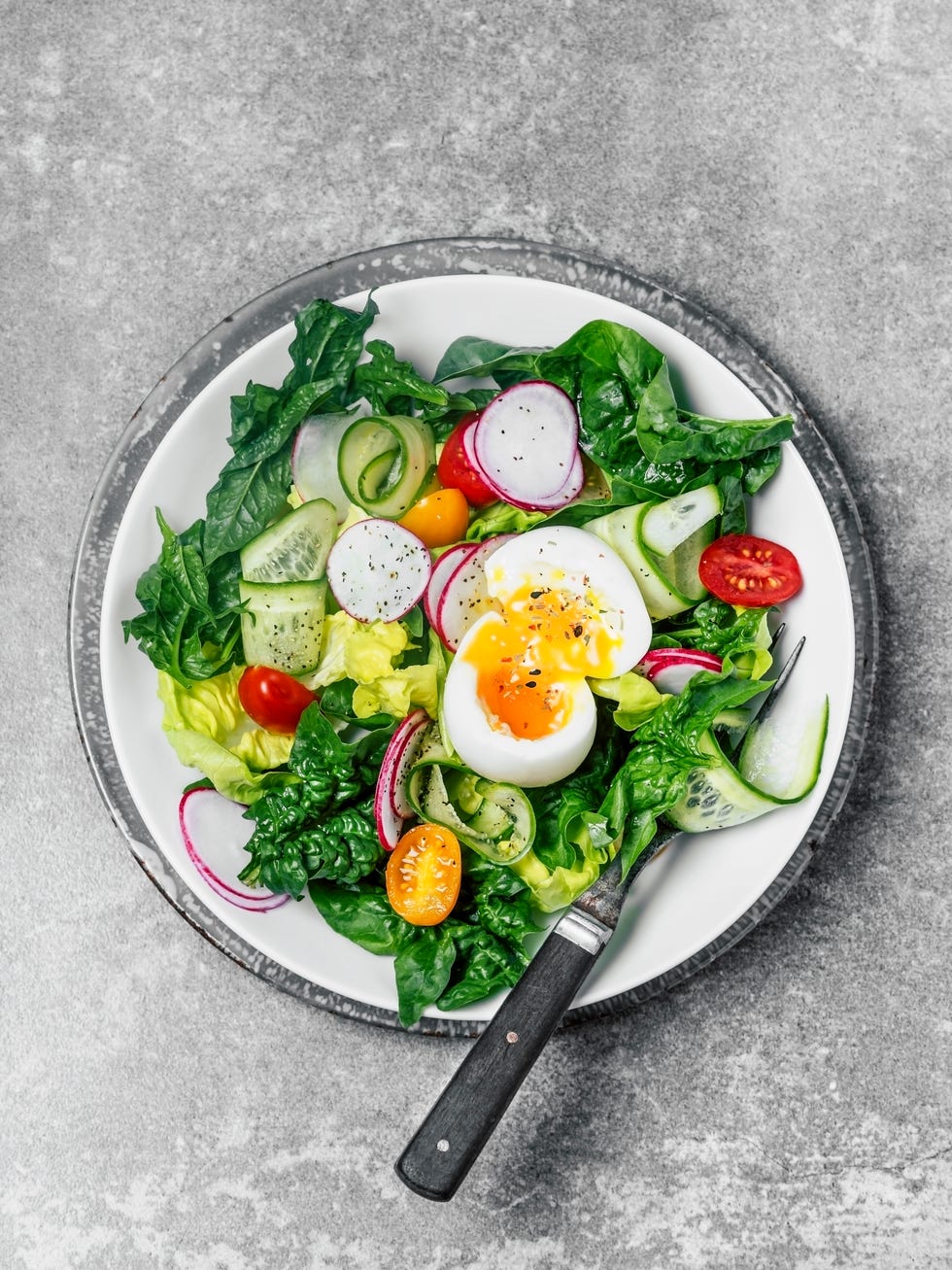 Dish, Food, Garden salad, Salad, Cuisine, Ingredient, Vegetable, Spinach, Boiled egg, Leaf vegetable, 