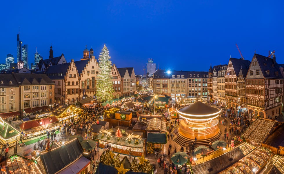 germany, frankfurt, christmas market at roemerberg in the evening seen from above