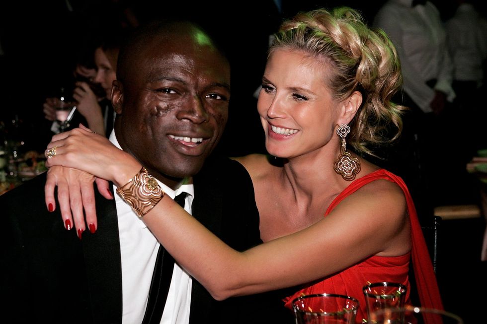 los angeles   august 27  singer seal and actress heidi klum pose at the governors ball after the 58th annual primetime emmy awards at the shrine auditorium on august 27, 2006 in los angeles, california  photo by vince buccigetty images
