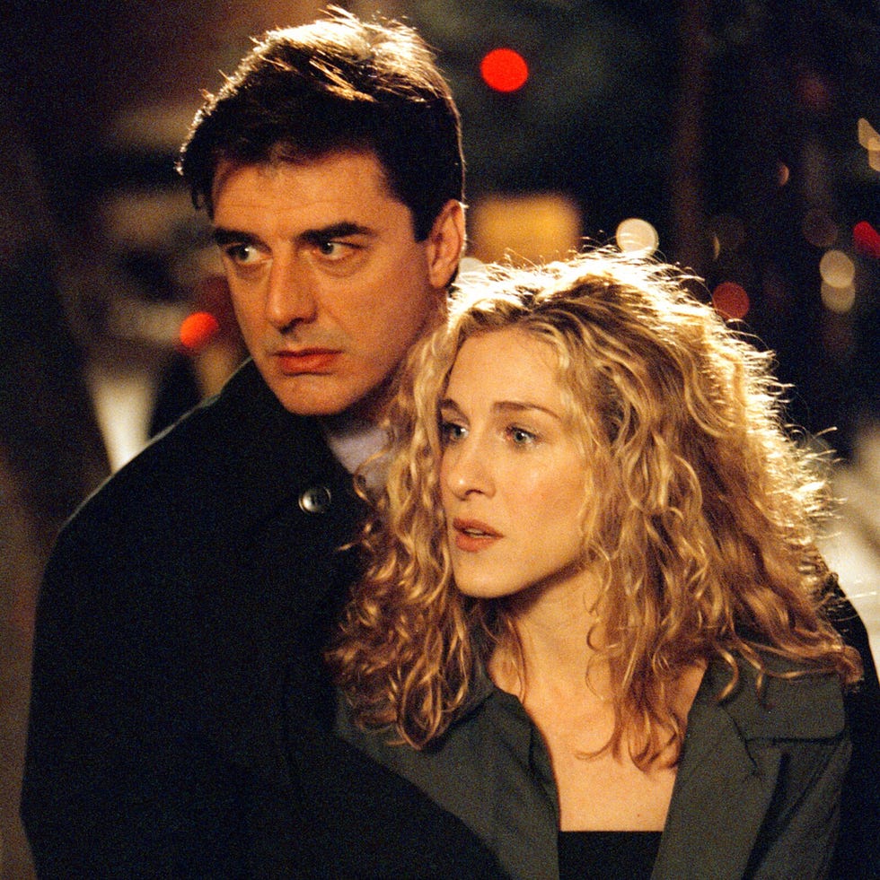 Sex and the City 402175 07 editorial use only, copyright hbo actors sarah jessica parker, as carrie bradshaw, and chris noth, john james preston or mr big, on the set of sex and the city photo by hbogetty images