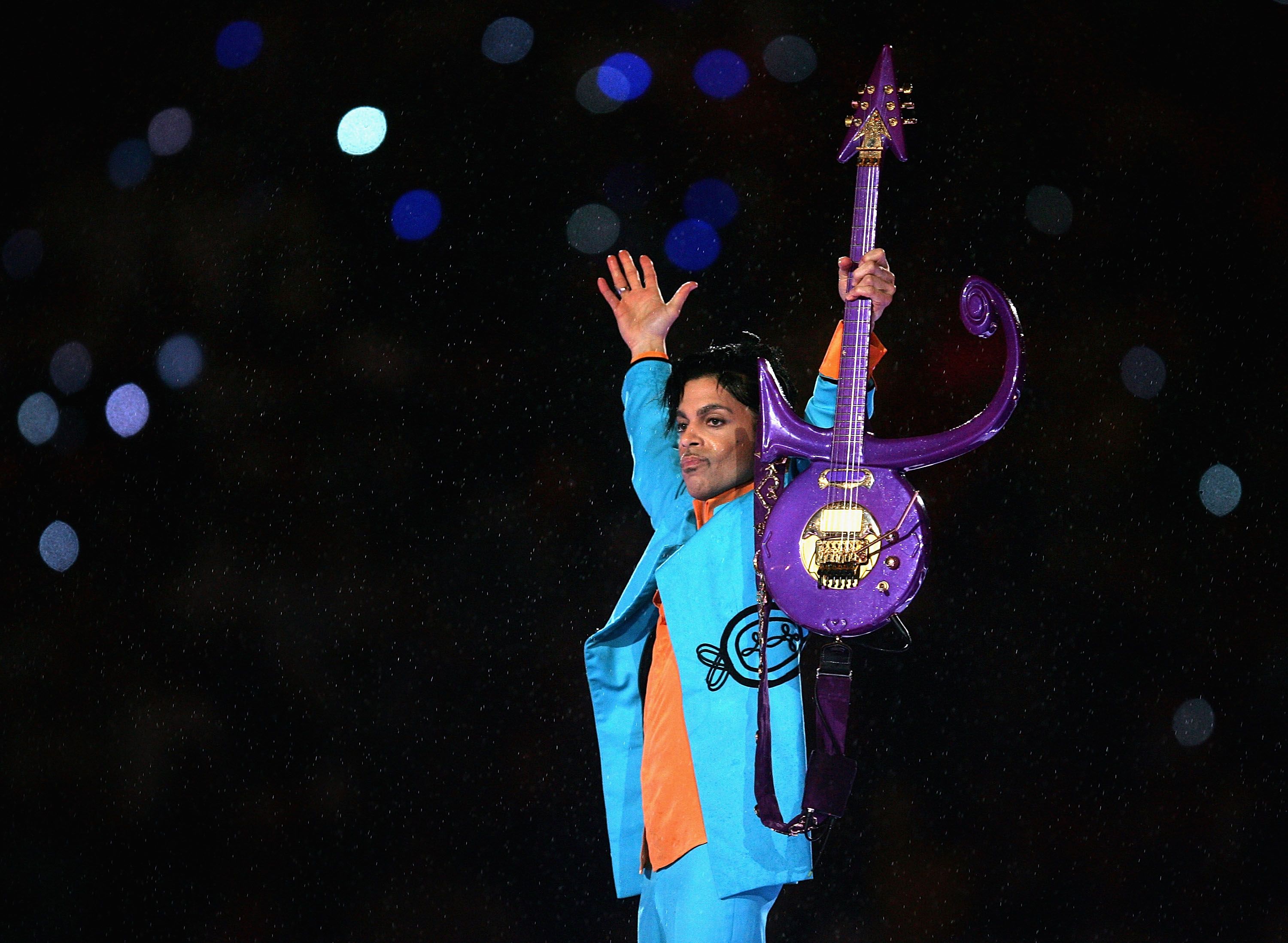 The 11 Most Memorable Super Bowl Halftime Shows, From Michael