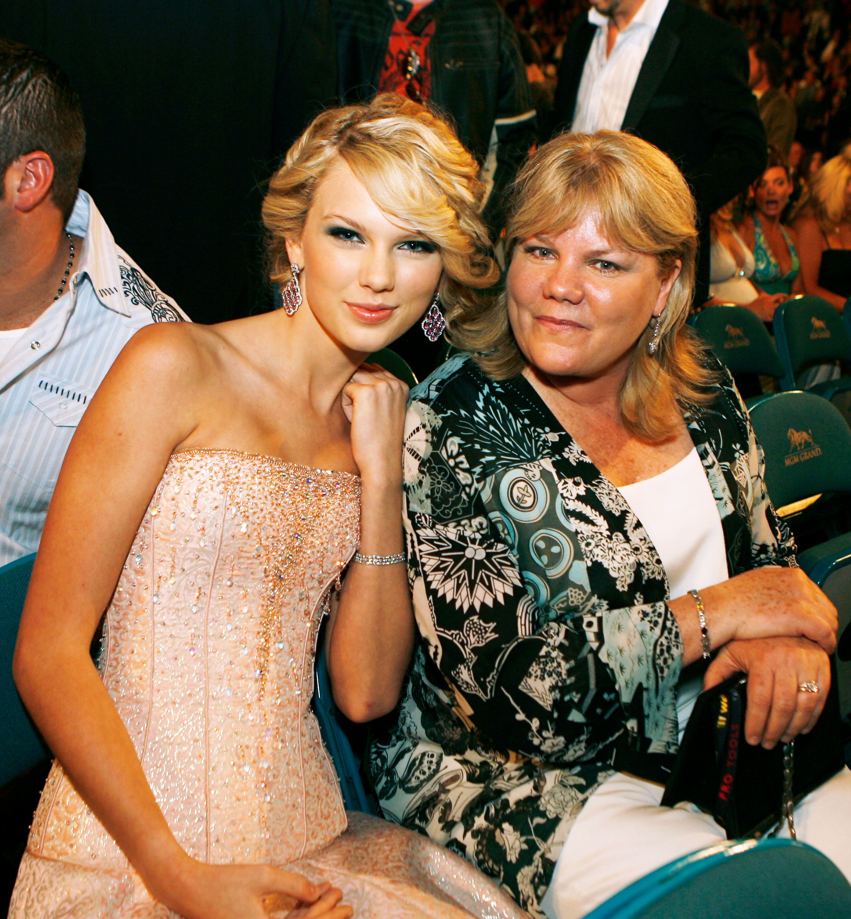 Taylor Swift Opens Up About Her Mom's Brain Tumor, Cancer Battle
