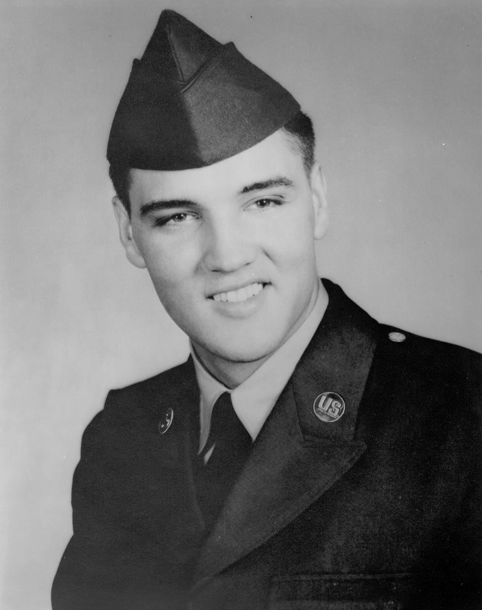 elvis life in photos germany 1958 rock and roll singer elvis presley poses for a portrait during his tour of duty in germany in 1958 photo by michael ochs archivesgetty images